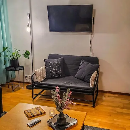 Lakeside Serenity In Lutakko - Sauna, Parking, Ac Apartmán